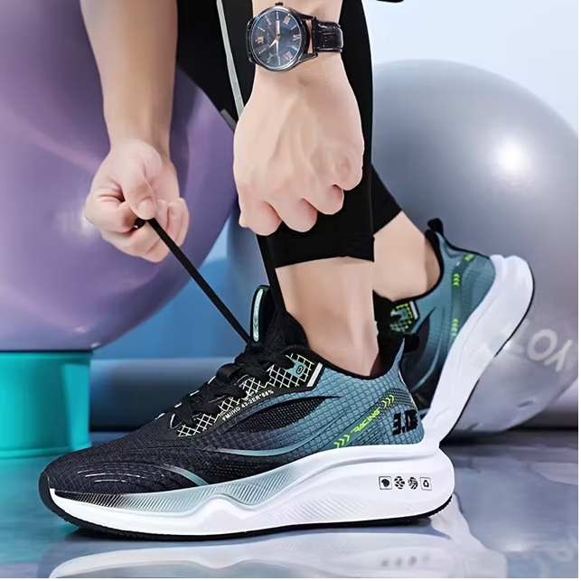 Mesh Fabric Lightweight Anti-Slip Sports Running Shoes for Men & Women